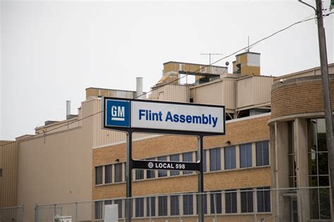 gm flint metal center